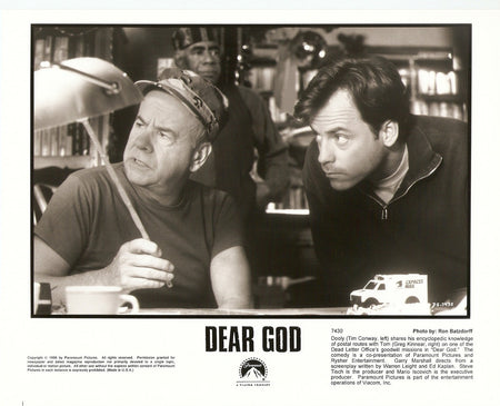 DEAR GOD 1996 Original 8 x 10 Movie Still #7430 Greg Kinnear Tim Conway - Joe's Geek VLT