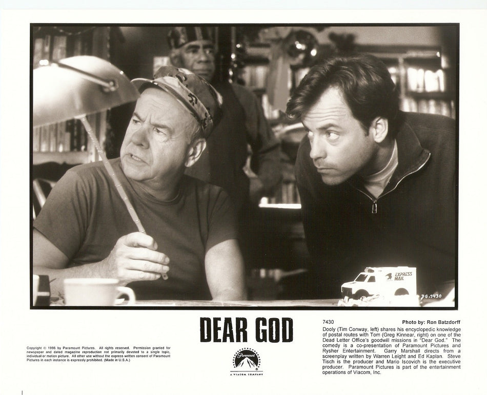 DEAR GOD 1996 Original 8 x 10 Movie Still #7430 Greg Kinnear Tim Conway - Joe's Geek VLT