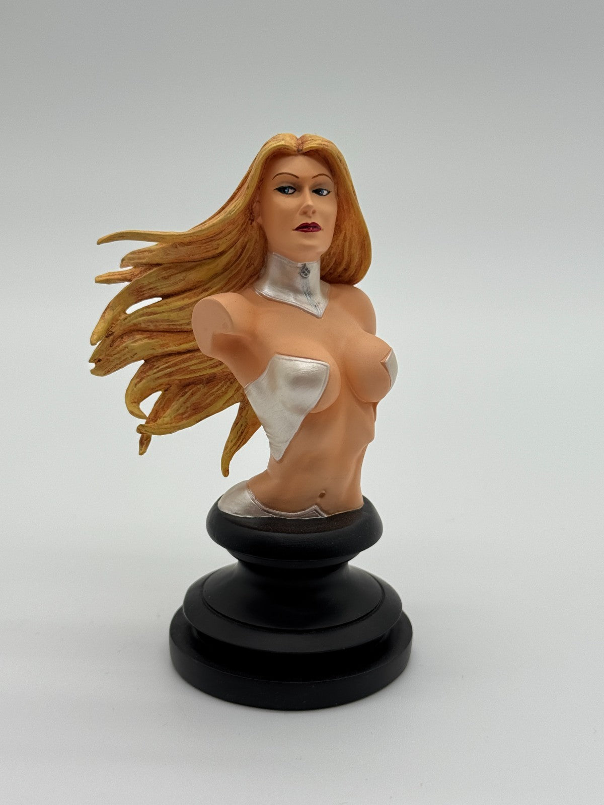 MARVEL ICONS DIAMOND EMMA FROST BUST DIAMOND SELECT LIMITED 2000 PIECES OPEN-BOX