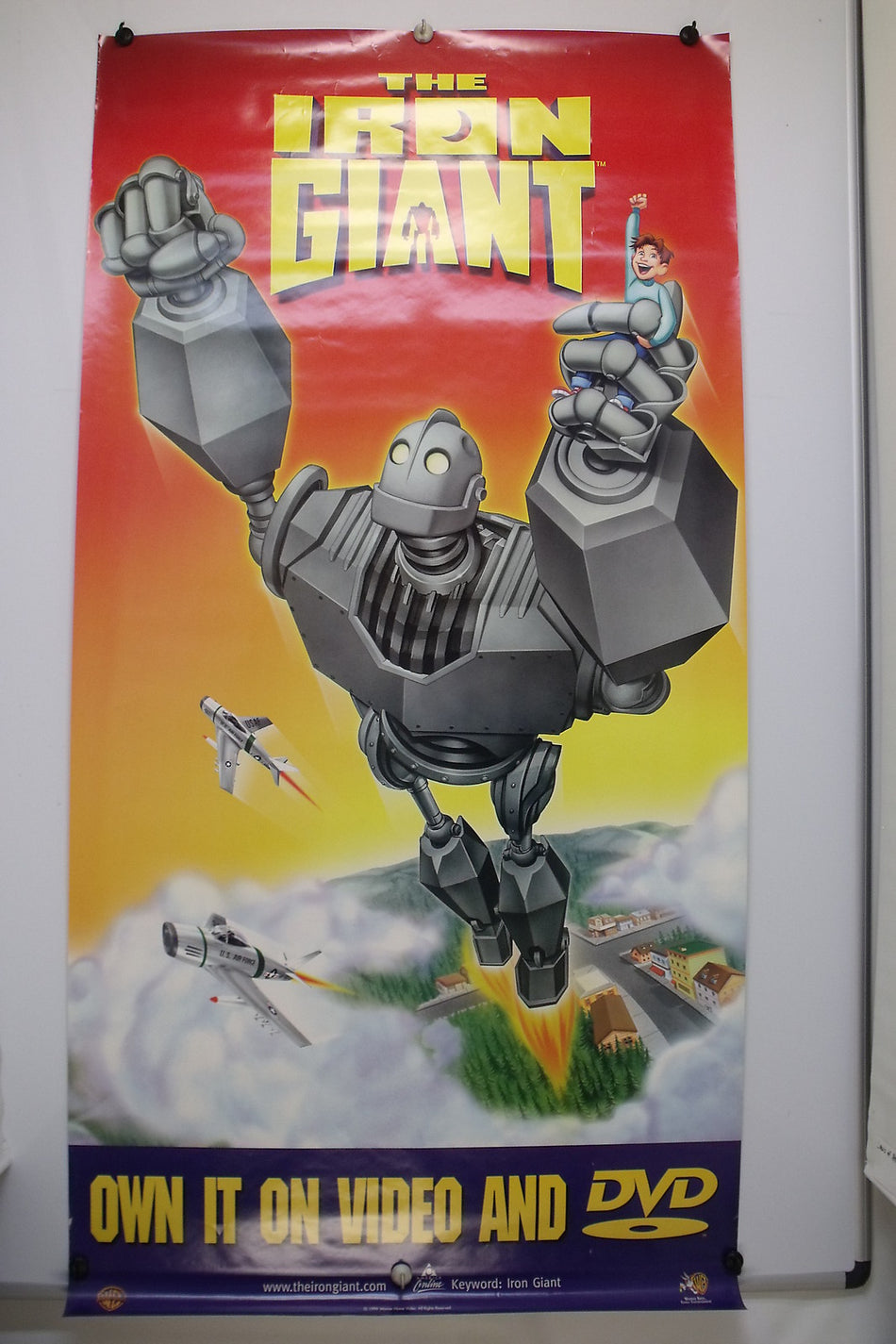 THE IRON GIANT 1999 Original Video Banner 33x66 SS Jennifer Aniston