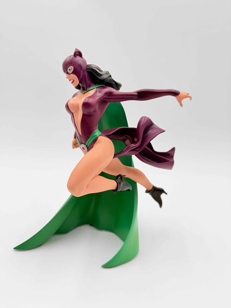 DC CLASSIC CONFRONTATIONS CATWOMAN VS BATGIRL STATUE LTD ED. [PART MISSING]
