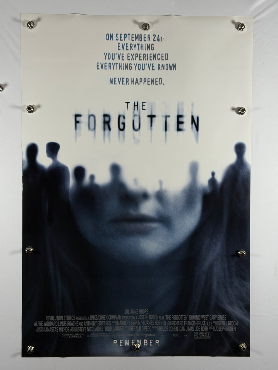 The Forgotten 2004 Original Movie Poster 27x40 DS Rolled Julianne Moore Thriller - Joe's Geek VLT